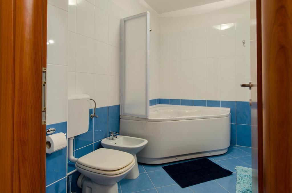 Deluxe Apartment Bagaric Trogir Kamer foto