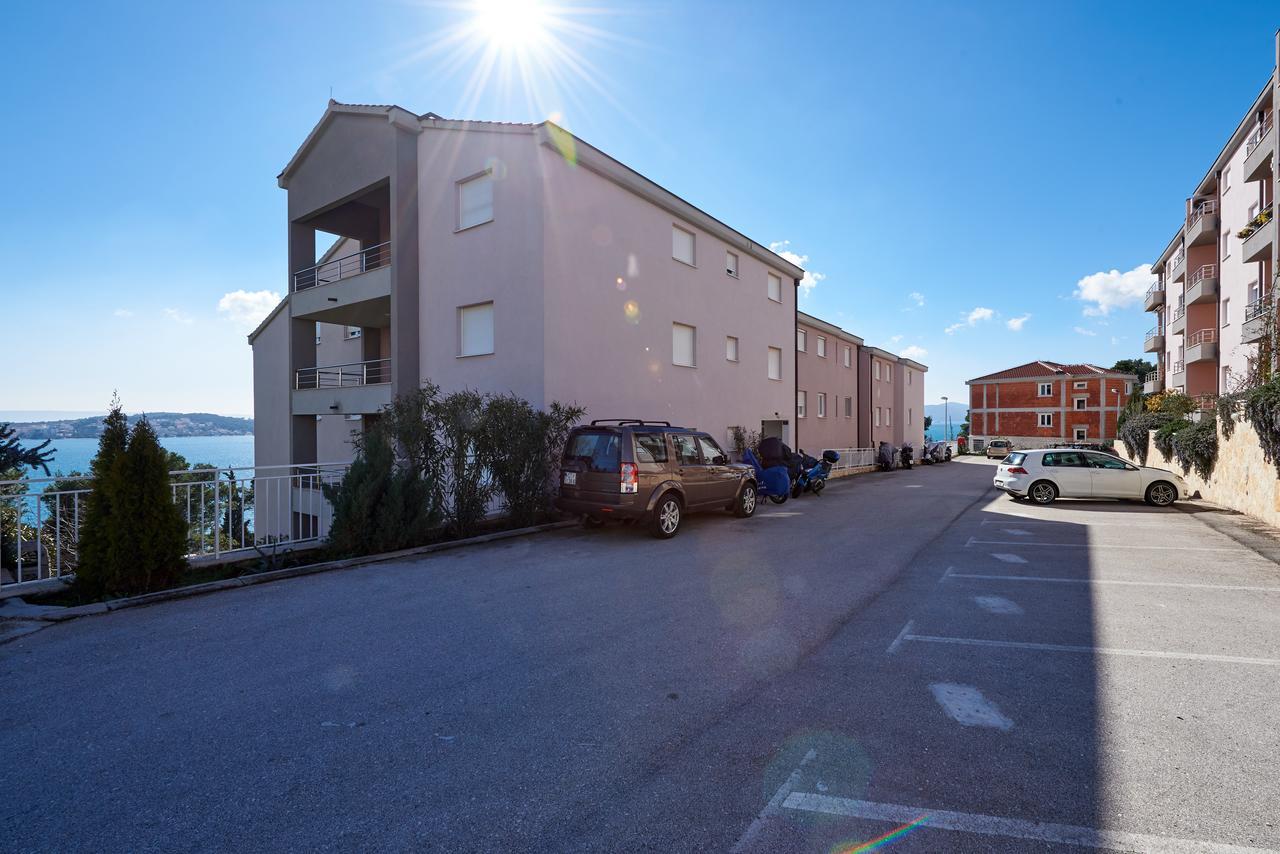 Deluxe Apartment Bagaric Trogir Buitenkant foto